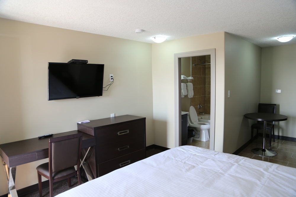 Royal Lodge Edmonton Exterior photo