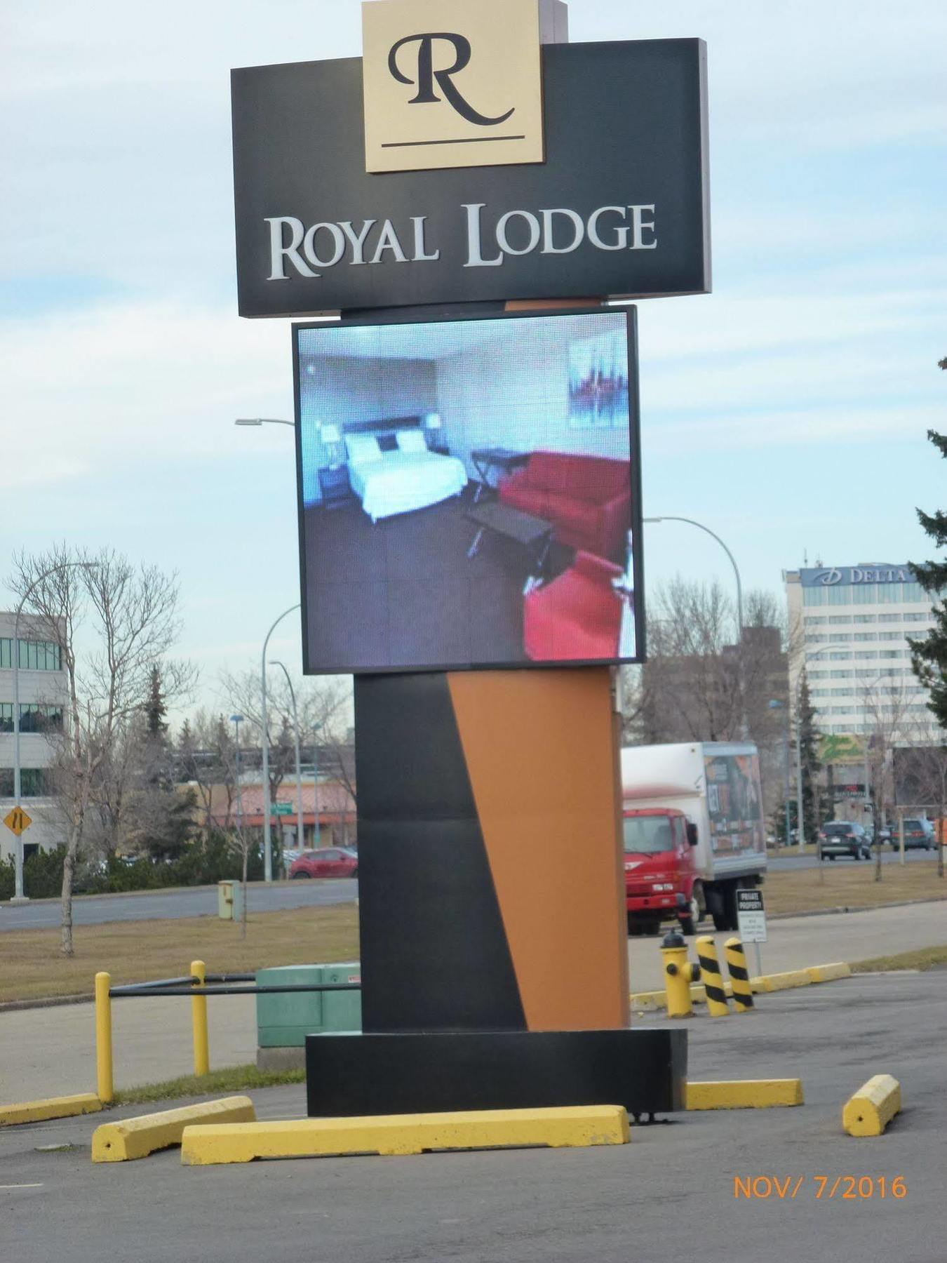 Royal Lodge Edmonton Exterior photo